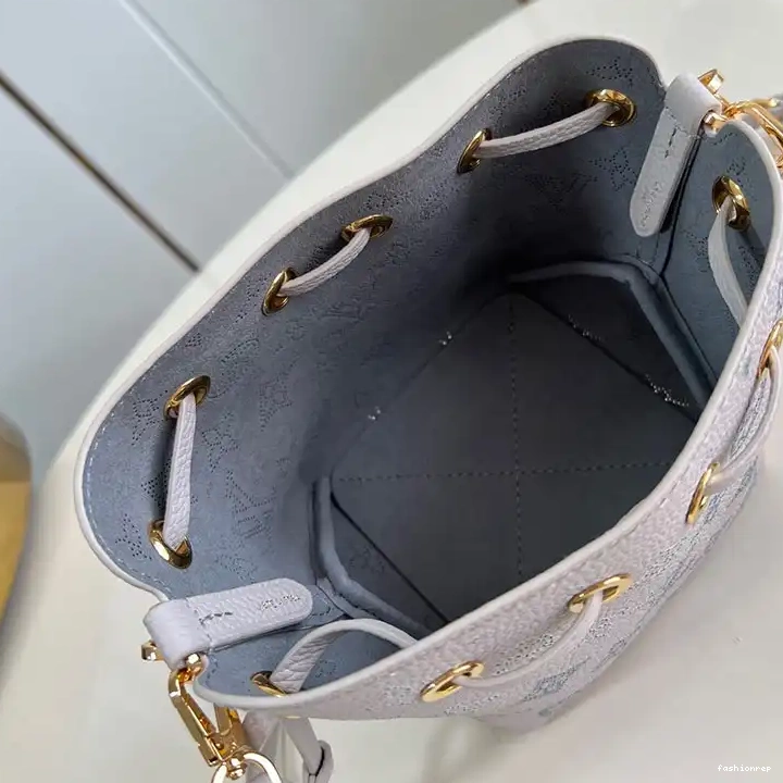 Fashionrepsfam ru LV Bags 2410YA0181 0515